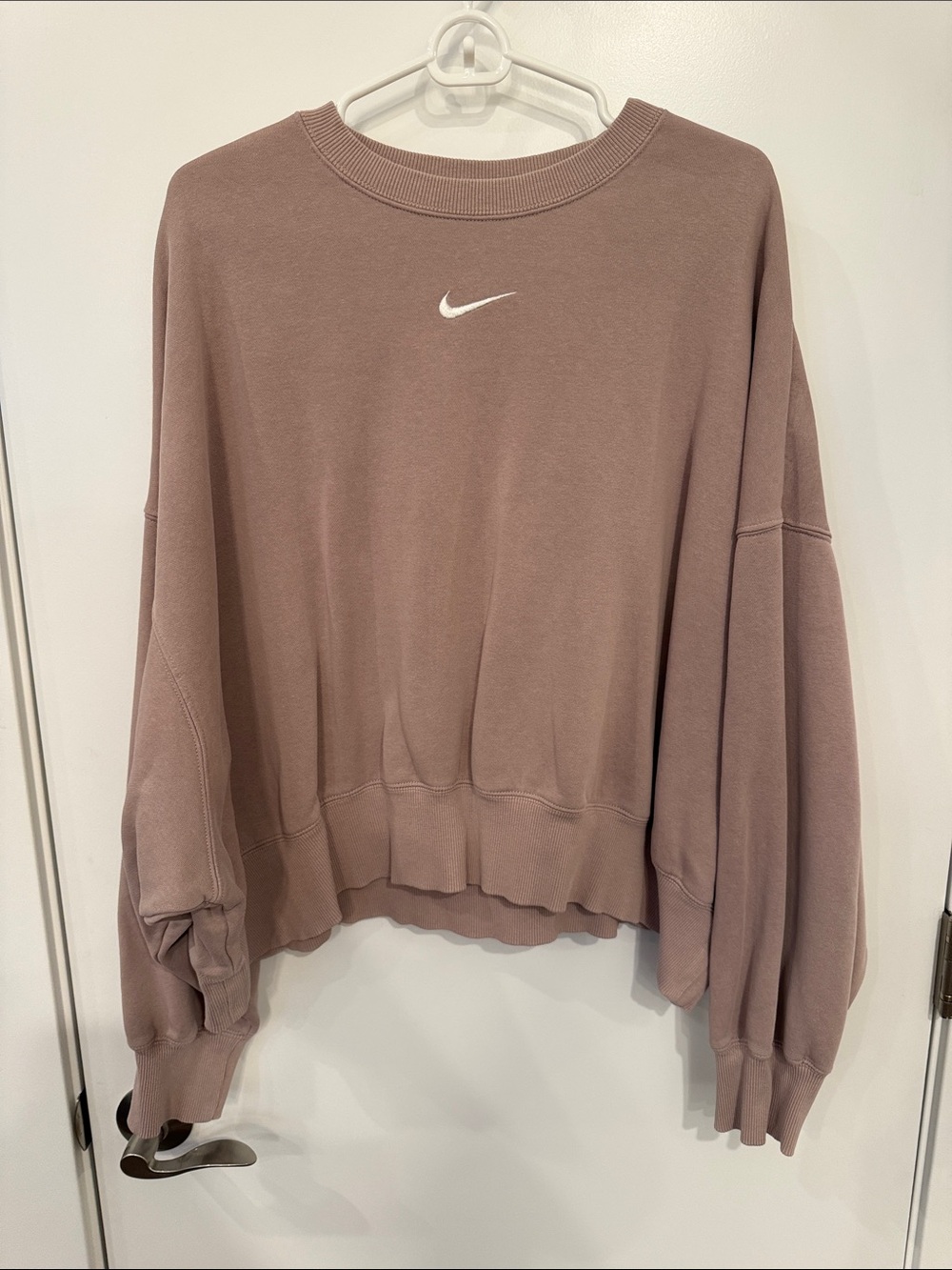 Nike Women's Dusty Mauve Cropped Crew Sweatshirt with Swoosh